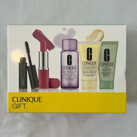Clinique Gift Set 💄 - Picture 1 of 3